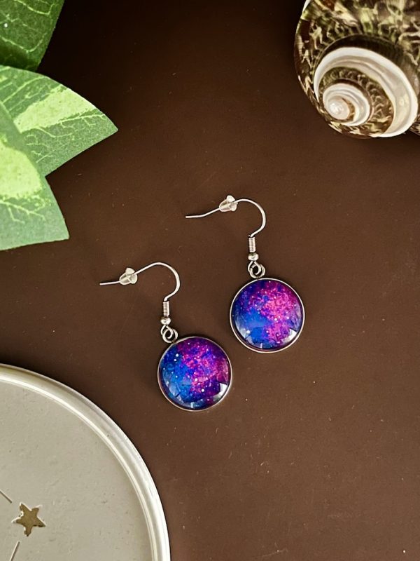 Nébuleuse violette et rose sur ciel étoilé – Image 3
