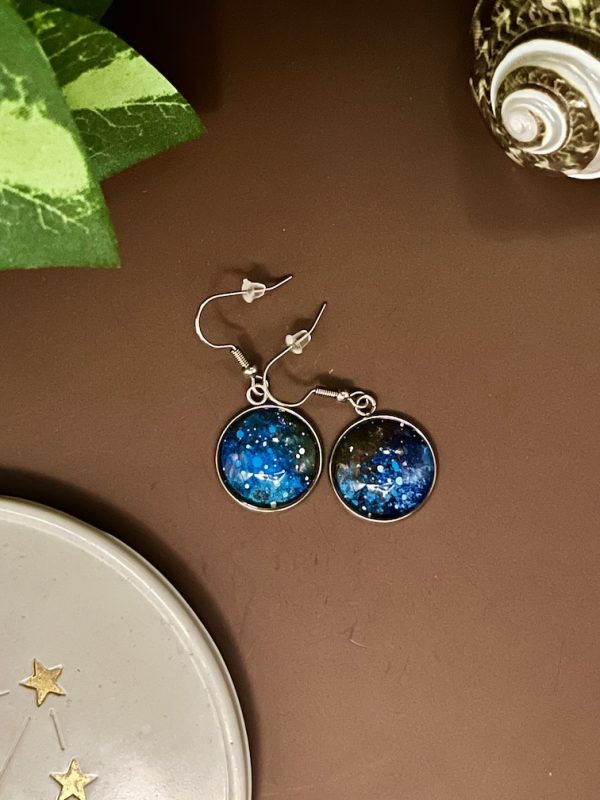 Étoiles bleues et blanches