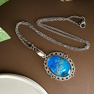 Ceinture d'astéroïdes sur ciel étoilé
